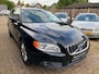 Volvo V70 2.5FT Momentum Automaat 230PK H.LEER / XENON / TREKHAAK