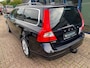Volvo V70 2.5FT Momentum Automaat 230PK H.LEER / XENON / TREKHAAK
