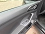 Volkswagen T-Cross 1.0 TSI Life Business Automaat/Stoel verwarming/Trekhaak/Camera.