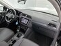 Volkswagen Tiguan 1.5 TSI Life Business | Trekhaak | Elektrische achterklep | Parkeersensoren V+A | Climatecontrol |
