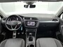 Volkswagen Tiguan 1.5 TSI Life Business | Trekhaak | Elektrische achterklep | Parkeersensoren V+A | Climatecontrol |