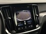 Volvo V60 2.0 T5 Automaat Momentum | Lederen bekleding | Sensus full map navigatie | Stoelverwarming | Volvo On Call met app | Getint glas achter | 18 inch lichtmetalen velgen met all-season banden | Apple CarPlay/Android Auto | Exterieur Styling Kit met dubbele uitlaat
