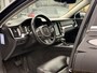 Volvo V60 2.0 T5 Automaat Momentum | Lederen bekleding | Sensus full map navigatie | Stoelverwarming | Volvo On Call met app | Getint glas achter | 18 inch lichtmetalen velgen met all-season banden | Apple CarPlay/Android Auto | Exterieur Styling Kit met dubbele uitlaat