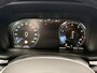Volvo V60 2.0 T5 Automaat Momentum | Lederen bekleding | Sensus full map navigatie | Stoelverwarming | Volvo On Call met app | Getint glas achter | 18 inch lichtmetalen velgen met all-season banden | Apple CarPlay/Android Auto | Exterieur Styling Kit met dubbele uitlaat