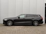 Volvo V60 2.0 T5 Automaat Momentum | Lederen bekleding | Sensus full map navigatie | Stoelverwarming | Volvo On Call met app | Getint glas achter | 18 inch lichtmetalen velgen met all-season banden | Apple CarPlay/Android Auto | Exterieur Styling Kit met dubbele uitlaat