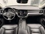 Volvo V60 2.0 T5 Automaat Momentum | Lederen bekleding | Sensus full map navigatie | Stoelverwarming | Volvo On Call met app | Getint glas achter | 18 inch lichtmetalen velgen met all-season banden | Apple CarPlay/Android Auto | Exterieur Styling Kit met dubbele uitlaat