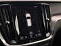 Volvo V60 2.0 T5 Automaat Momentum | Lederen bekleding | Sensus full map navigatie | Stoelverwarming | Volvo On Call met app | Getint glas achter | 18 inch lichtmetalen velgen met all-season banden | Apple CarPlay/Android Auto | Exterieur Styling Kit met dubbele uitlaat