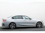 BMW 3-Serie 320i Executive Edition Leder/Stof, Virtual, Cruise, Apple Carplay, LED, Climate, PDC, 19''