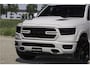 Dodge Ram DEMO | SPORT V8 5.7 402PK | Krachtige Hemi | Panorama Dak | 12' Scherm Comfortabele Dubbele Cabine met Royale 5 Zitplaatsen | NIEUW EN BPM vrij | Nu Leverbaar uit Voorraad | Nr 2529 - 1277 | De specialist in Amerikaanse pick‑ups in Nederland en Europa.