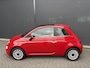 Fiat 500 1.0 Hybrid Dolcevita Airco - Apple carplay - Navigatie - Glazen panoramadak - Cruise control - Bluetooth - Mistlampen - Licht metalen velgen 15 inch - 2 staps gepolijst en behandeld met een ceramische coating - Radio - Start/stop systeem - stuur leder - Stuur multifunctioneel