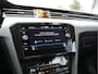 Volkswagen Passat Variant 1.5 TSI Business | Voorruit verwarmbaar en warmtewerend | LED | Draadloze telefoonlader |