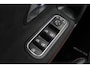 Mercedes-Benz A-klasse 220 Premium | Panoramadak | ACC | AMG Line | Stoelverwarming | 18” AMG | Getint Glas | Navigatie