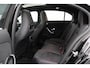 Mercedes-Benz A-klasse 220 Premium | Panoramadak | ACC | AMG Line | Stoelverwarming | 18” AMG | Getint Glas | Navigatie