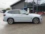 BMW X3 xDrive30e High Executive VAN: 48.900,- VOOR: 44.899,- UW HERFSTVOORDEEL: 4.001,- M SPORT | ELEKTRISCHE TREKHAAK| DEALER ONDERHOUDEN | 360 CAMERA | HEAD UP | LASER LED| LEDER INCL. STOELVERWARMING | DRIVING ASS. | RIJKLAARPRIJS incl. 12mnd BOVAG