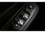 MINI Clubman 1.5 One D Chili Serious Business | Panoramadak | Automaat | Navigatie | Cruise Control | Airco | PDC | MINI Connected