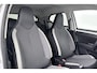 Toyota Aygo 1.0 VVT-i x-joy Compacte stadsauto die overal past en nergens om vraagt