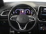 Volkswagen T-Roc 1.0 TSI R-Line Business | 1e eigenaar | Achteruitrijcamera | Martix-LED | Cruise contr adapt | Parkeer assistent | Climate control | Apple carplay Android auto | Stoelverw | DAB | 17"LMV