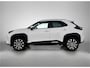 Toyota Yaris Cross 1.5 Hybrid 115 First Edition Comfort Pack | Dealer onderhouden | Stoel+stuurverwarming | Dodehoek detectie | parkeersensoren voor+achter | Navigatie | Climate Control | Cruise Control Adaptive | 1 sleutel aanwezig.