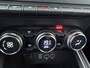 Renault Clio TCe 90 Intens | Navigatie | Parkeercamera | 17" lichtmetalen velgen |