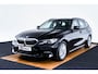 BMW 3-Serie Touring 330e Sport line - Elektrisch verwarmde voorstoelen - Sportstoelen - PDC voor/achter - Active Guard Plus - Cruise control -