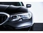 BMW 3-Serie Touring 330e Sport line - Elektrisch verwarmde voorstoelen - Sportstoelen - PDC voor/achter - Active Guard Plus - Cruise control -