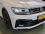 Volkswagen Tiguan 2.0 TSI 4Motion Highline R -190pk- Automaat | Trekhaak | Panoramadak | Camera | Rijklaarprijs incl. 1 jaar Bovag garantie