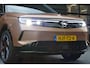Opel Grandland Electric EV 73KWH 213PK GS AUTOMAAT / CAMERA V+A / PANO.DAK / STOEL-STUURVERWARMING / CARPLAY / SOH 96,25% / ELEKTR. ACHTERKLEP / MASSAGESTOEL / KEYLESS / FULL-LED / 20"LMV / AGR / NAVI / CLIMA / PDC / BLUETOOTH / ADAPT. CRUISECONTROL / FULL-OPTIONS / 1E EIGENAAR / SCHITTERENDE STAAT !!