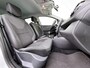 Renault Clio 90PK TCe Trekhaak Navigatie Airco Cruise Control Bluetooth Pdc DAB Zen Lmv Isofix Led Privacy glas 1.200KG Trekgewicht 1e Eigenaar