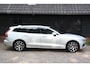 Volvo V60 2.0 T4 Momentum Pro Panorama-Elek,Dak/Camera/Parkeersensor v,a/Trekhaak uitklapbaar