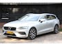 Volvo V60 2.0 T4 Momentum Pro Panorama-Elek,Dak/Camera/Parkeersensor v,a/Trekhaak uitklapbaar