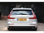 Volvo V60 2.0 T4 Momentum Pro Panorama-Elek,Dak/Camera/Parkeersensor v,a/Trekhaak uitklapbaar