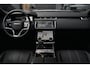 Land Rover Range Rover Velar 2.0 P400e AWD Dynamic SE | PHEV | 404 PK | Pano | Meridian | Camera De Velar P400e is qua prestaties behoorlijk serieus: 404 pk, 640 Nm en 0-100 km/u in slechts 5,4 seconden. Bovendien kun je bij de facelift ongeveer 60+ km volledig elektrisch rijden.