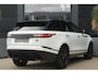 Land Rover Range Rover Velar 2.0 P400e AWD Dynamic SE | PHEV | 404 PK | Pano | Meridian | Camera De Velar P400e is qua prestaties behoorlijk serieus: 404 pk, 640 Nm en 0-100 km/u in slechts 5,4 seconden. Bovendien kun je bij de facelift ongeveer 60+ km volledig elektrisch rijden.
