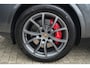 Porsche Cayenne Coupé 3.0 S E-Hybrid | 520PK | Pano | SportChrono | HUD | 360° Camera Porsche Cayenne S E-Hybrid Coupé | 3.0 V6 Turbo Plug-in Hybrid | 520 PK | 750 Nm | 0-100 km/u 4,7 sec. | 263 km/u | 4WD | 8-traps Tiptronic S | 77-82 km elektrisch bereik