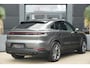Porsche Cayenne Coupé 3.0 S E-Hybrid | 520PK | Pano | SportChrono | HUD | 360° Camera Porsche Cayenne S E-Hybrid Coupé | 3.0 V6 Turbo Plug-in Hybrid | 520 PK | 750 Nm | 0-100 km/u 4,7 sec. | 263 km/u | 4WD | 8-traps Tiptronic S | 77-82 km elektrisch bereik