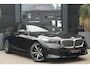 BMW 5-Serie Touring 530e M Sport | 300PK | Pano | HarmanKardon | 360° | HUD | BMW 530e Touring M Sport 300 PK Plug-in Hybrid met 2.0 viercilinder, panoramadak, Head-Up Display, 360° camera, adaptieve cruise control, 20-inch velgen, lederen interieur
