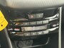 Peugeot 208 1.2 PureTech Blue Lease Executive ✓D-riem vv in 2023✓Navi✓Carplay✓Clima✓Cruise✓5 Deurs✓Pdc✓Lm velgen✓N.A.P✓Apk tot 09-2027