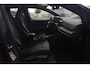 Volkswagen Golf 1.5 eTSI R-Line Edition | 150 PK | DSG | PANO | 360° CAMERA | LED | ACC Sportief, modern en bijzonder compleet: deze Volkswagen Golf 1.5 eTSI R-Line uit 2026 combineert de sportieve uitstraling van de R-Line met de efficiënte 1.5 eTSI mild-hybrid aandrijflijn.
