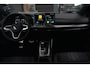 Volkswagen Golf 1.5 eTSI R-Line Edition | 150 PK | DSG | PANO | 360° | Adaptive Cruise Control | Sportief, modern en bijzonder compleet: deze Volkswagen Golf 1.5 eTSI R-Line uit 2026 combineert de sportieve uitstraling van de R-Line met de efficiënte 1.5 eTSI mild-hybrid aandrijflijn.