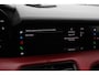 Porsche Taycan Cross Turismo Turbo S 93 kWh / SoH 90,9% / Panoramadak / 360Camera / Head-up / Passenger Display / Luchtvering / 21'' / Bose / Keyless / Sportdesign+Chrono / Stoelventilatie+Verwarming / Stuurverwarming / Dodehoek / DAB