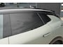 Lynk & Co 08 1.5 More | 350 PK | 200 KM EV | PANO | HARMAN KARDON | 360° | MASSAGE Deze zeer complete 08 More beschikt over een krachtige plug-in hybride aandrijflijn met 345 PK en 615 Nm koppel. Dankzij de grote 39,6 kWh batterij beschikt de 08 over een elektrisch WLTP-ber