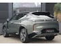 Lynk & Co 08 1.5 More | 350 PK | 200 KM EV | PANO | HARMAN KARDON | 360° | MASSAGE Deze zeer complete 08 More beschikt over een krachtige plug-in hybride aandrijflijn met 345 PK en 615 Nm koppel. Dankzij de grote 39,6 kWh batterij beschikt de 08 over een elektrisch WLTP-ber