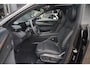 Lynk & Co 08 1.5 More | 350 PK | 200 KM EV | PANO | HARMAN KARDON | 360° | MASSAGE Deze zeer complete 08 More beschikt over een krachtige plug-in hybride aandrijflijn met 345 PK en 615 Nm koppel. Dankzij de grote 39,6 kWh batterij beschikt de 08 over een elektrisch WLTP-ber