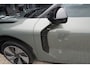Lynk & Co 08 1.5 More | 350 PK | 200 KM EV | PANO | HARMAN KARDON | 360° | MASSAGE Deze zeer complete 08 More beschikt over een krachtige plug-in hybride aandrijflijn met 345 PK en 615 Nm koppel. Dankzij de grote 39,6 kWh batterij beschikt de 08 over een elektrisch WLTP-ber