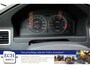 Volvo V70 2.0 benzine 145 pk Momentum, Leer, Trekhaak