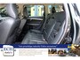 Volvo V70 2.0 benzine 145 pk Momentum, Leer, Trekhaak