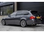 BMW 3-Serie Touring 325i E91 High Executive | PANO | CARPLAY | TREKHAAK