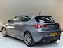Alfa Romeo Giulietta 1.4 T Distinctive, 120Pk, 2011, Sport pakket, 4 seizoenenbanden, Climate control, Cruise control, Liefhebbersauto,