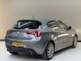 Alfa Romeo Giulietta 1.4 T Distinctive, 120Pk, 2011, Sport pakket, 4 seizoenenbanden, Climate control, Cruise control, Liefhebbersauto,