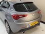 Alfa Romeo Giulietta 1.4 T Distinctive, 120Pk, 2011, Sport pakket, 4 seizoenenbanden, Climate control, Cruise control, Liefhebbersauto,